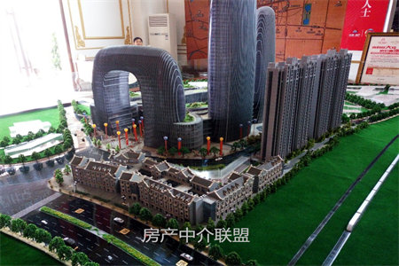 富贵牡丹园一楼精装带储藏室3室2厅1卫103㎡68万