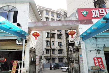 华龙西苑精装修两室带地下车位部分家具家电59万可分期